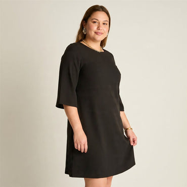 Vestido Midi Negro Manga 3/4 Clásico en modelo plus size