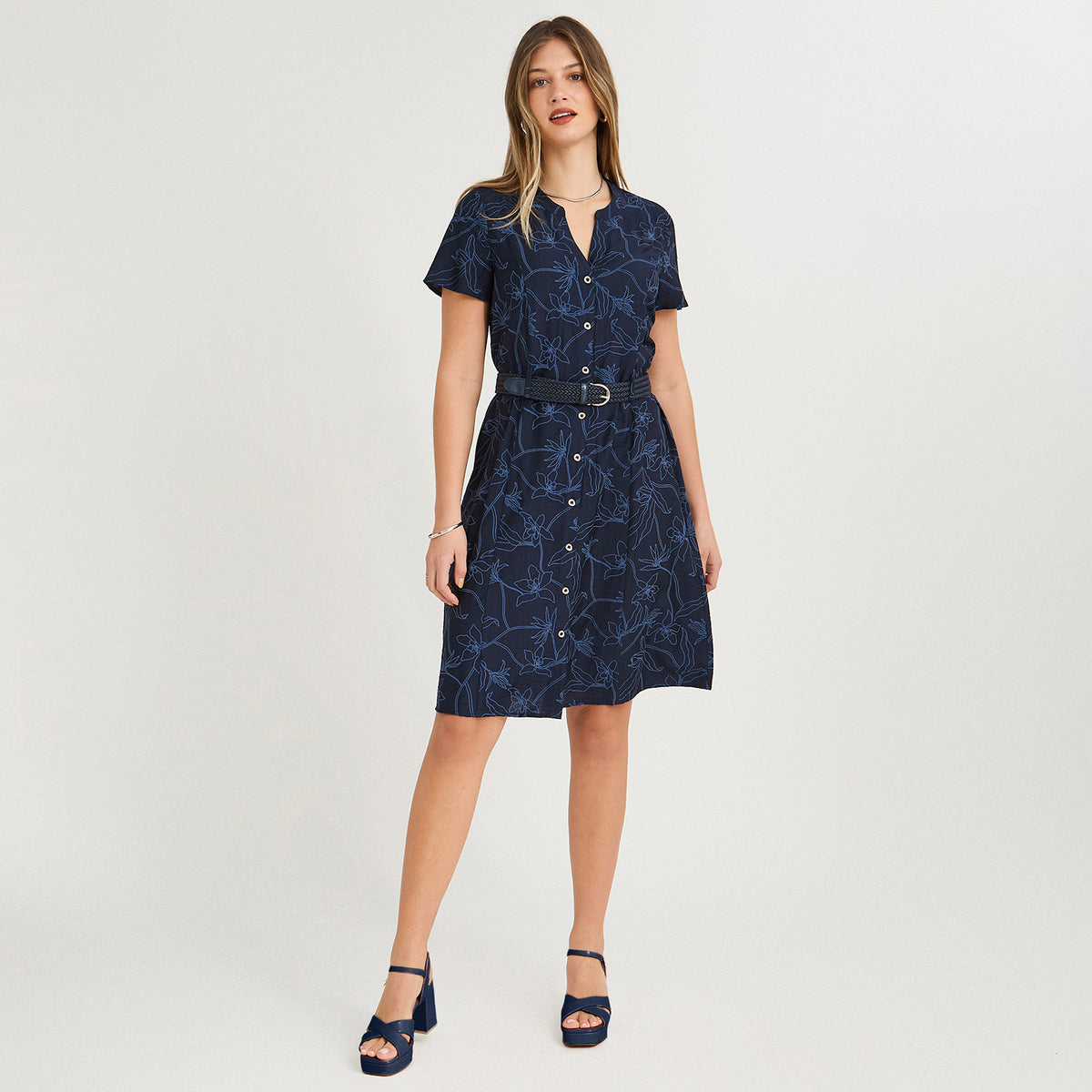 Vestido Midi Manga Corta Look Bordado Azul