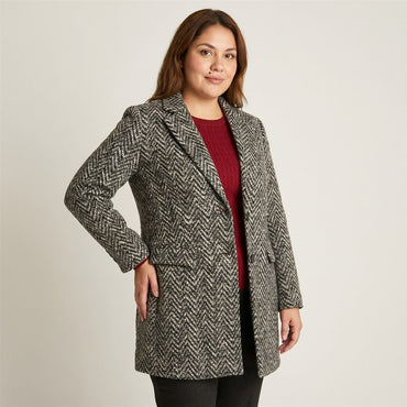 Abrigo Gris De Dos Botones Con Estampado En Espiga en modelo plus size
