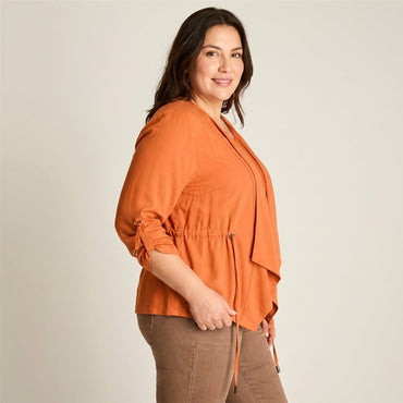 Tapado Terracota Manga Larga Roll Up con Cintura Ajustable en modelo plus size