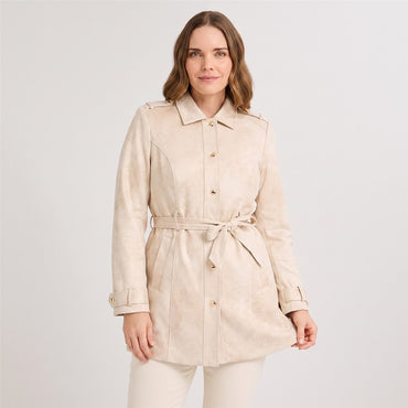 Casaca Larga de Suede con Botones Dorados y Cinturón Amarillo en modelo plus size