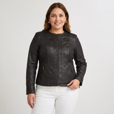 Casaca de Suede con Cierre Negro en modelo plus size