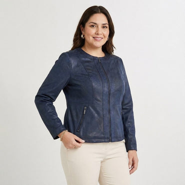 Casaca de Suede con Cierre Azul en modelo plus size