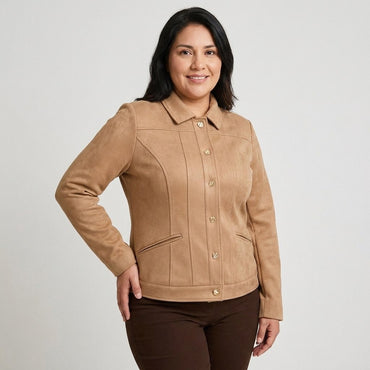 Casaca de Suede Texturado Camel en modelo plus size