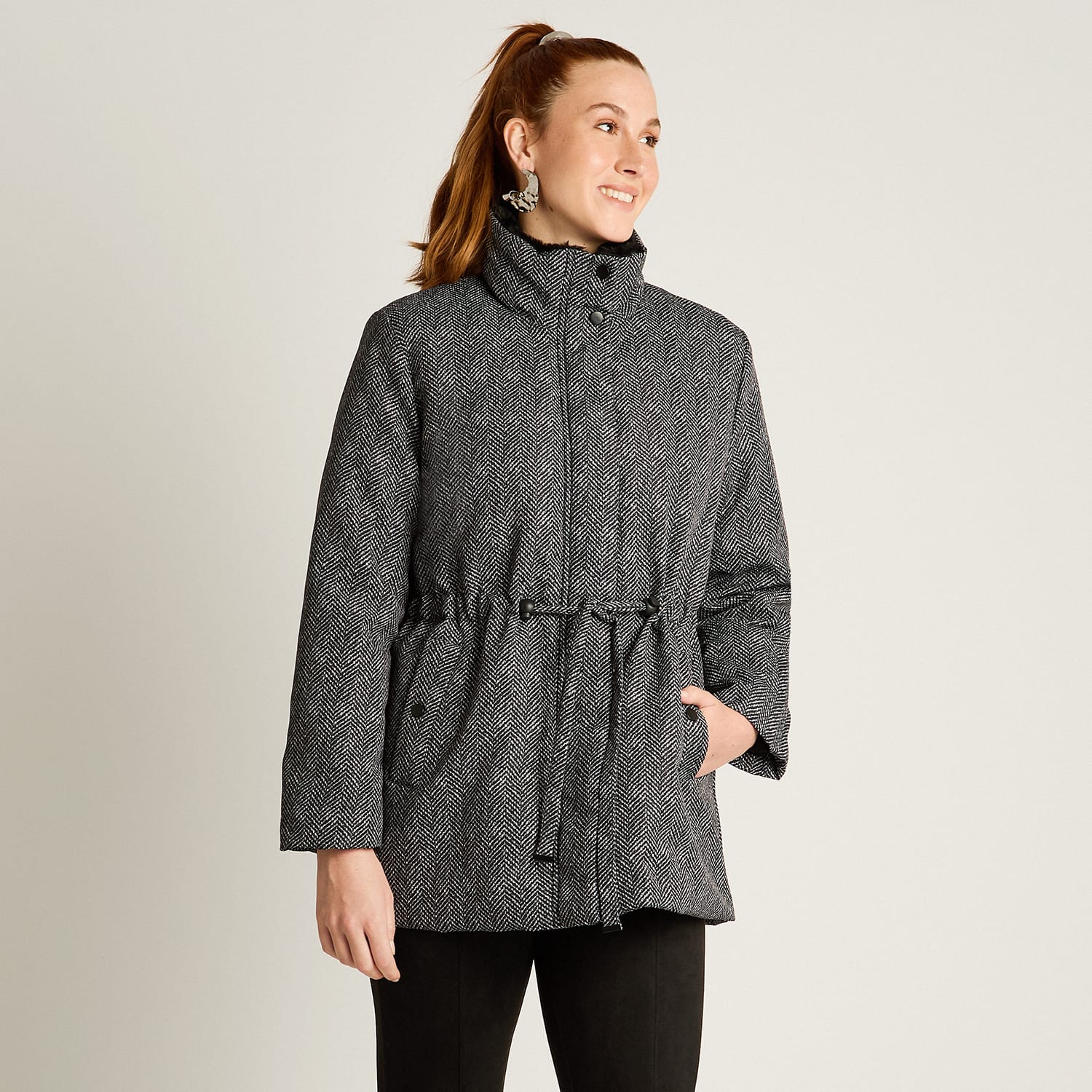 Parka Negro Manga Larga Elasticidad Nula Con Forro Calce Nula Tela Plano