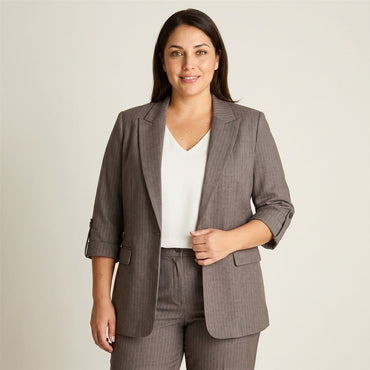 Blazer Gris Manga 3/4 con Bolsillos y Solapa en modelo plus size