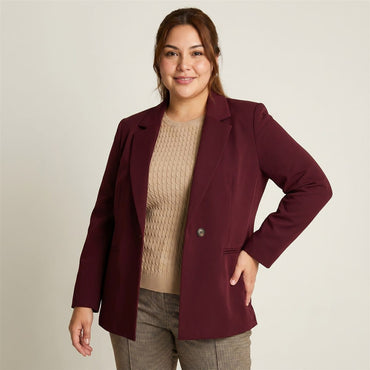 Blazer Burdeo con Doble Botón en Tela Plana en modelo plus size