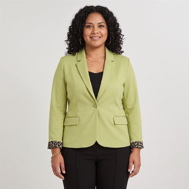 Blazer 1 Botón Bolsillos con Solapa Verde en modelo plus size