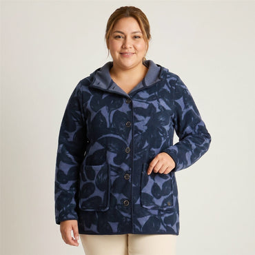 Poleron Polar Azul con Estampado Floral, Botones y Gorro en modelo plus size