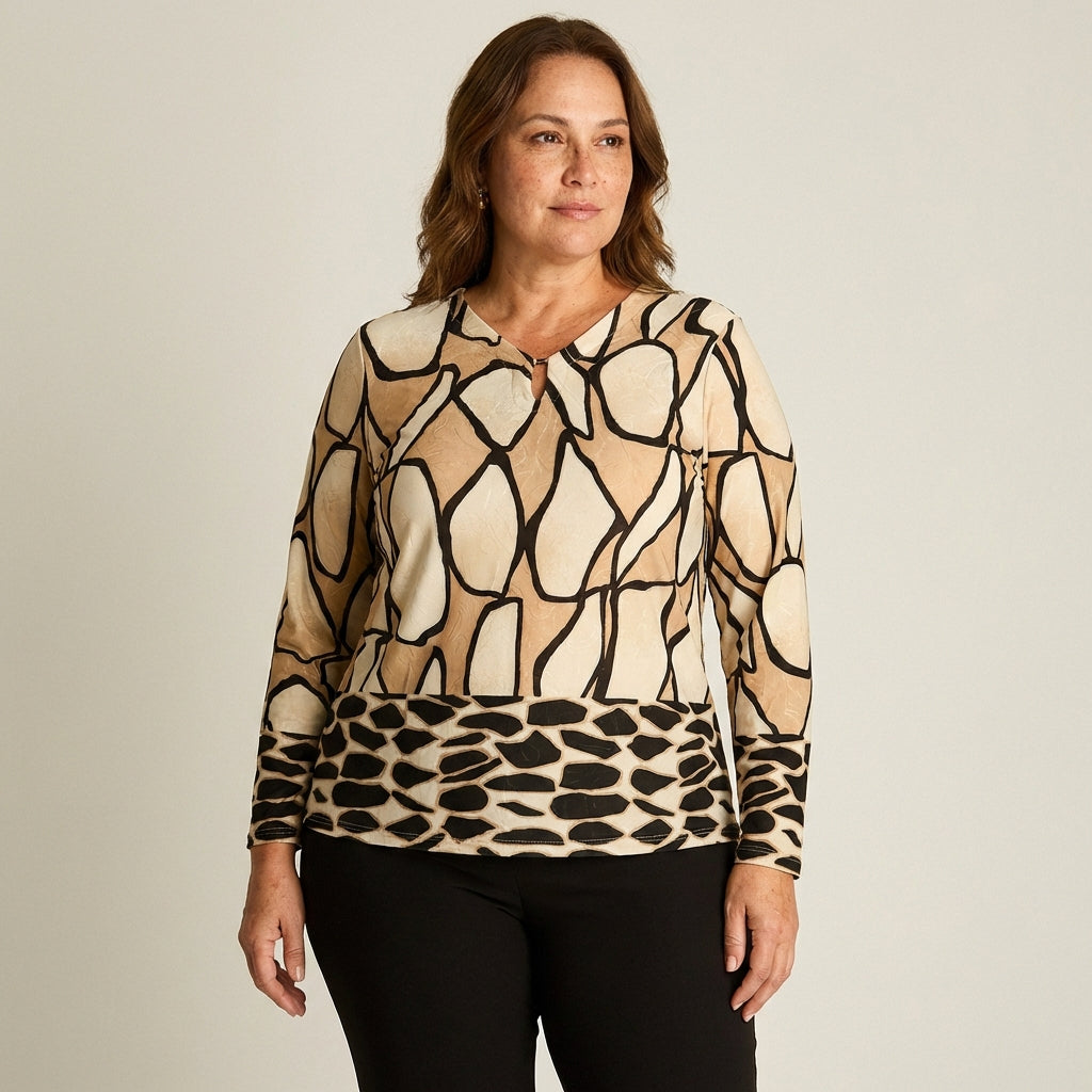 Polera Manga Larga Estampada Con Detalle en el Escote