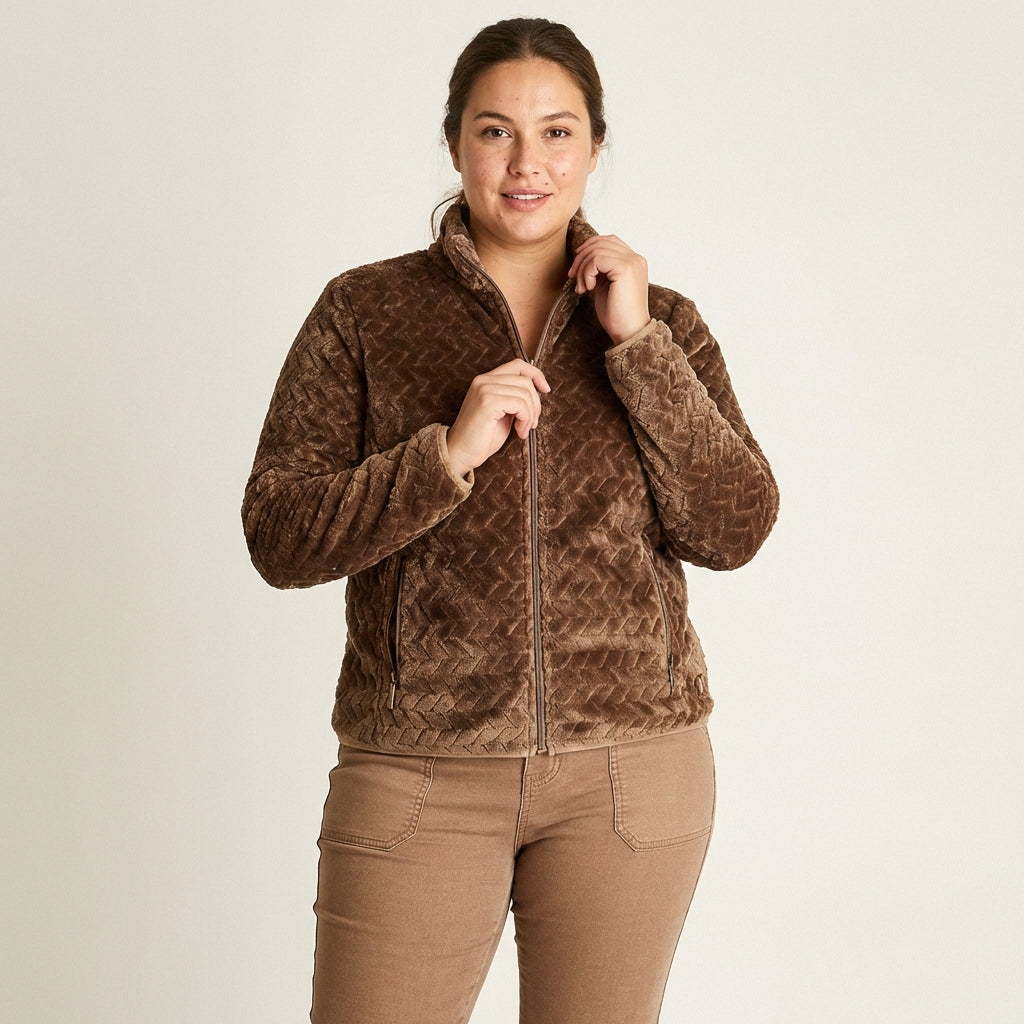 Polerón Taupe Efecto Piel con Textura en Relieve y Cierre Full Zipper