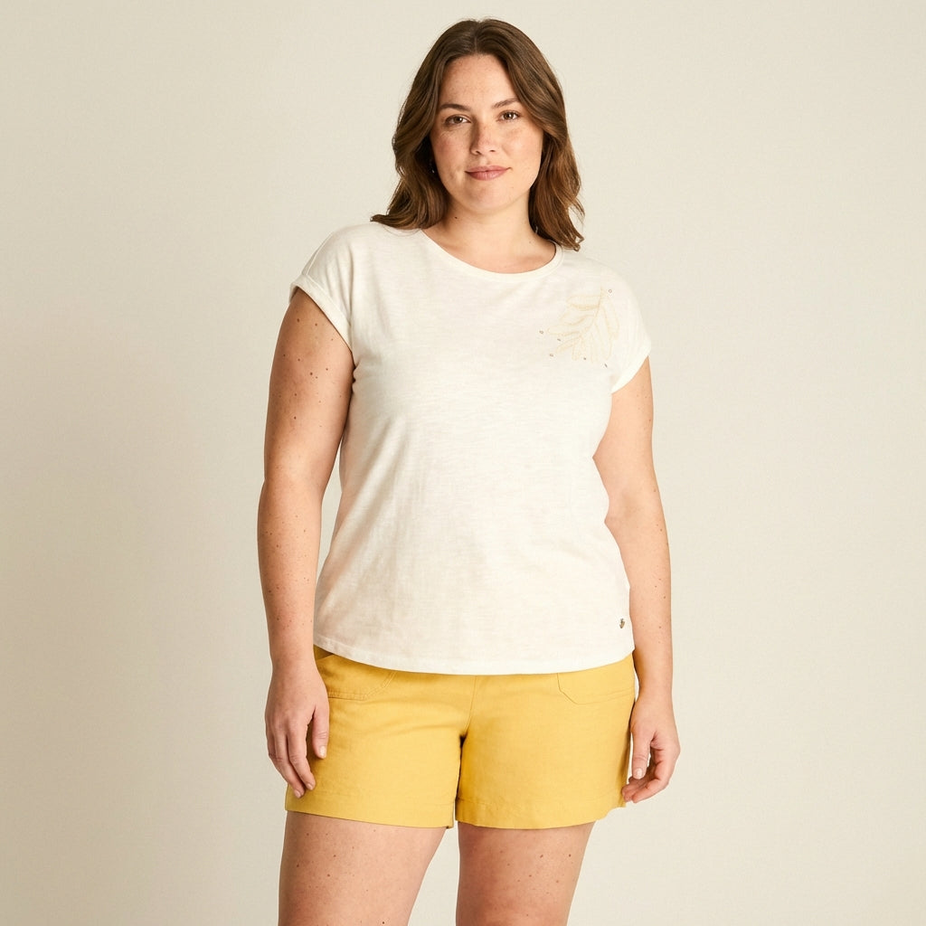 Polera Manga Corta con Bordado en el Hombro