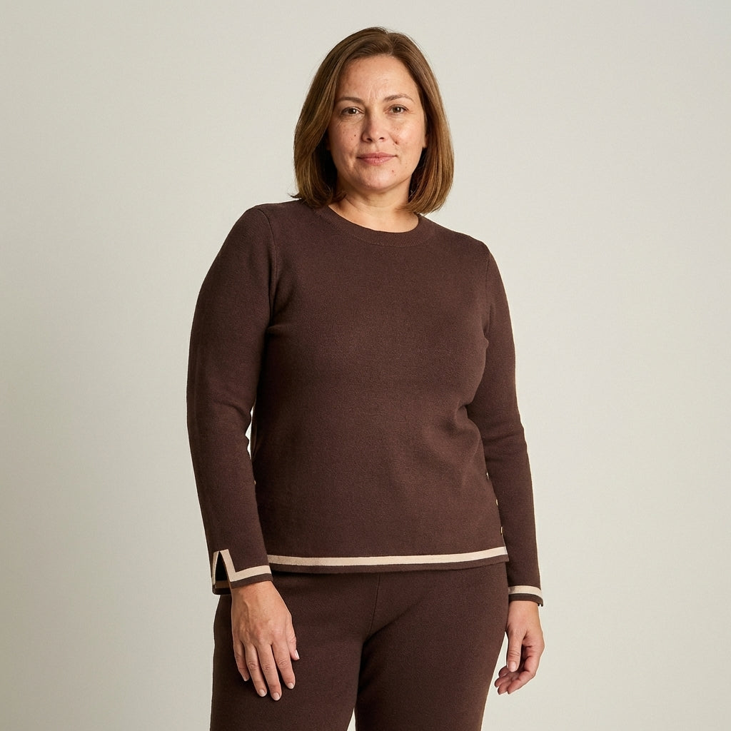 Sweater Café con Detalle de Franja en Contraste en Tejido