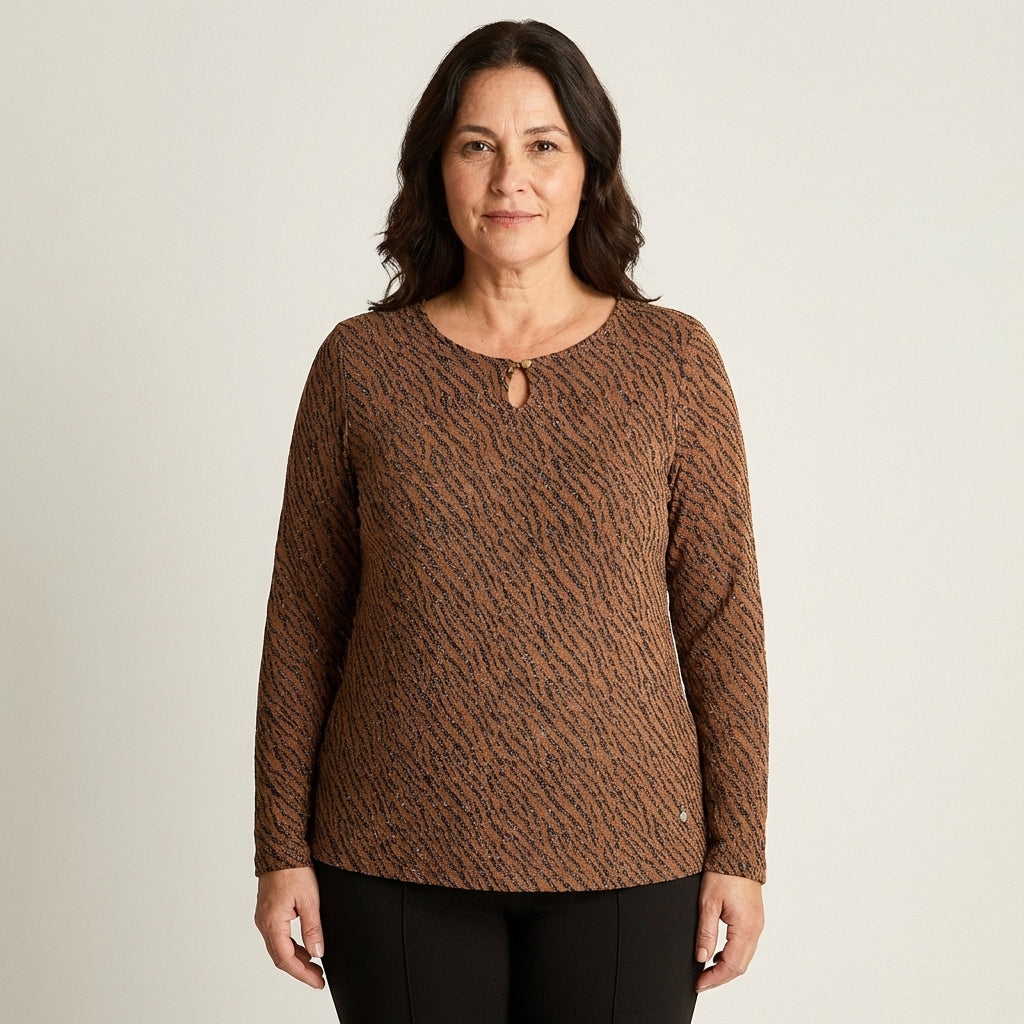 Polera Camel de Lanilla con Lurex y Detalle en Escote