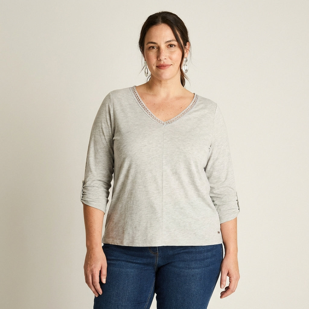 Polera Gris Manga Larga Roll Up con Cuello V y Aplicaciones