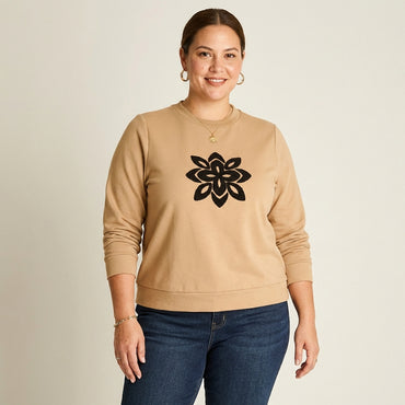 Polerón Camel Escote Redondo con Estampado Frontal