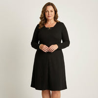 Vestido Midi Negro en Lanilla con Escote en V y Detalle Dorado