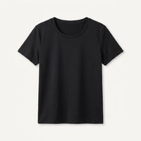 Polera Manga Corta Básica Lisa Negro en plano