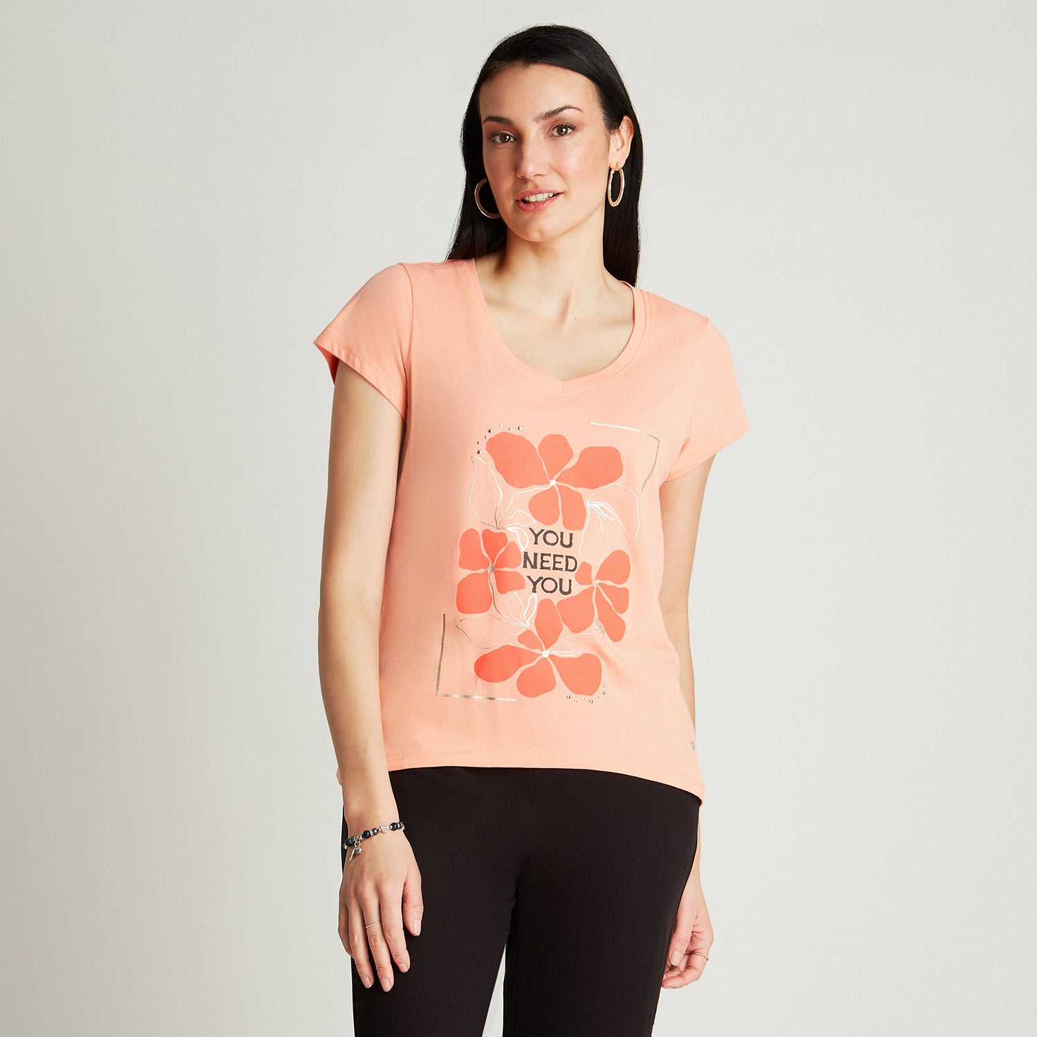 Polera Damasco Manga Corta Estampado Cuello V