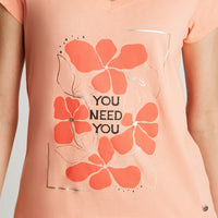 Polera Damasco Manga Corta Estampado Cuello V