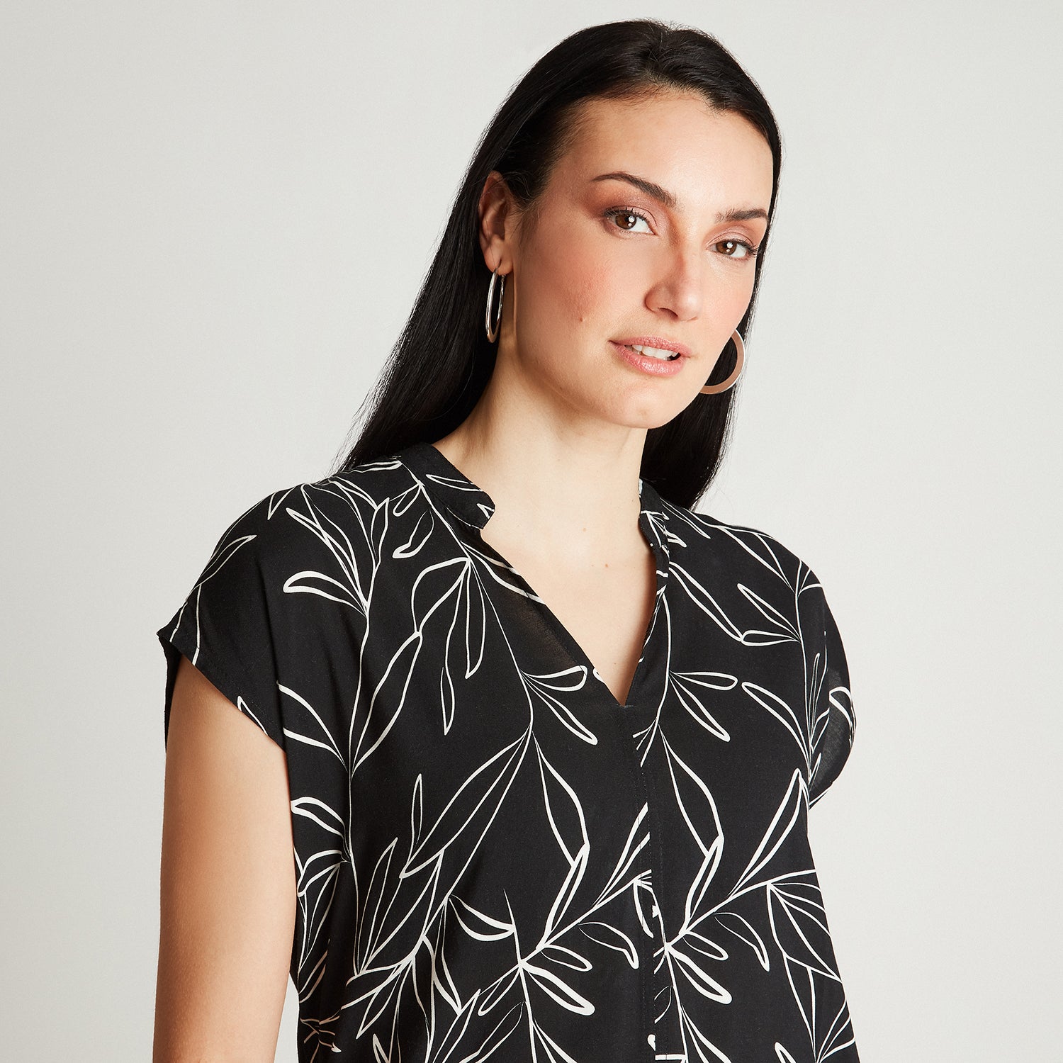 Polera Negro Manga Corta Estampado - Lorenzo di Pontti