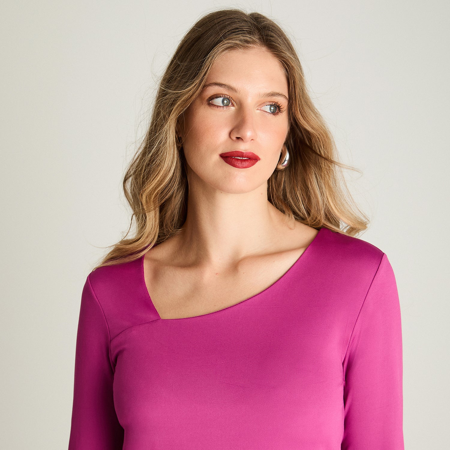 Polera Manga Larga Con Escote Asimetrico Magenta Lorenzo Di Pontti