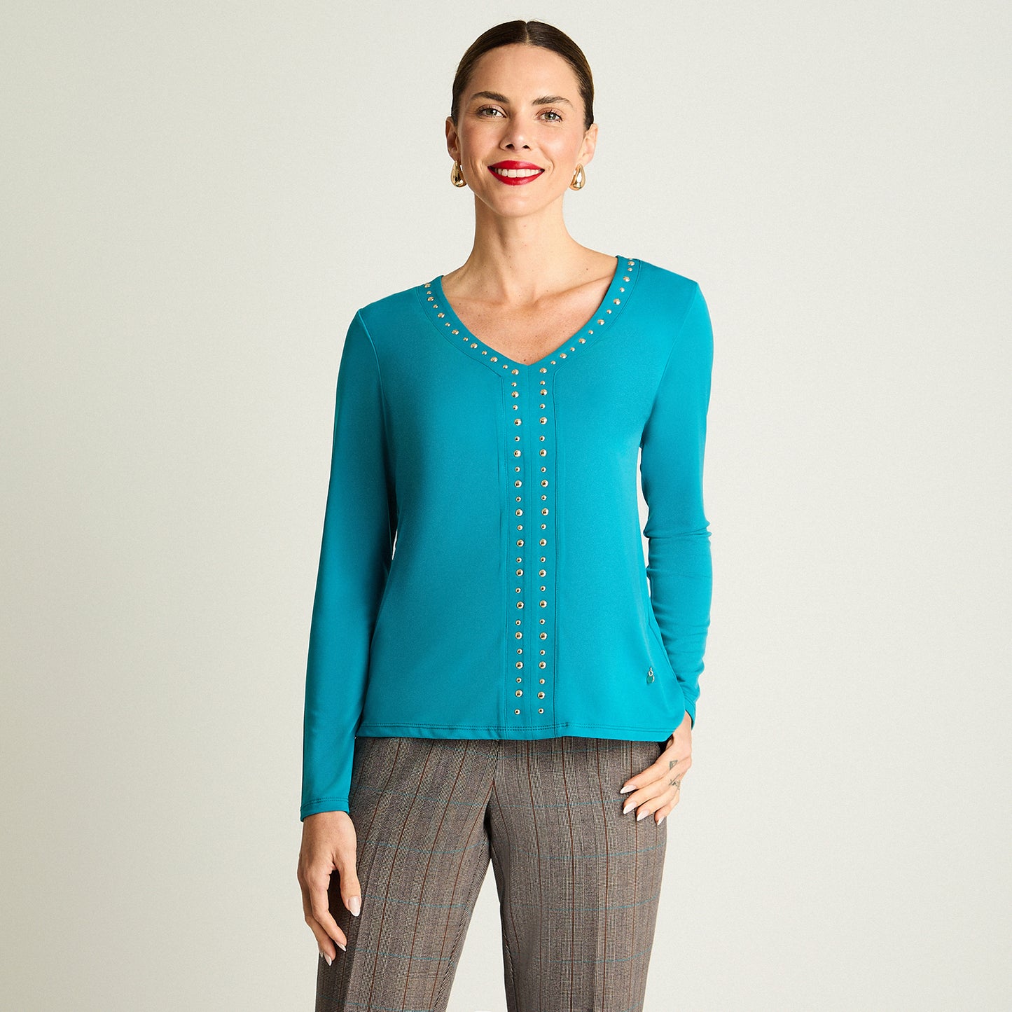 Polera Manga Larga Escote V Con Tachas Petróleo Lorenzo Di Pontti