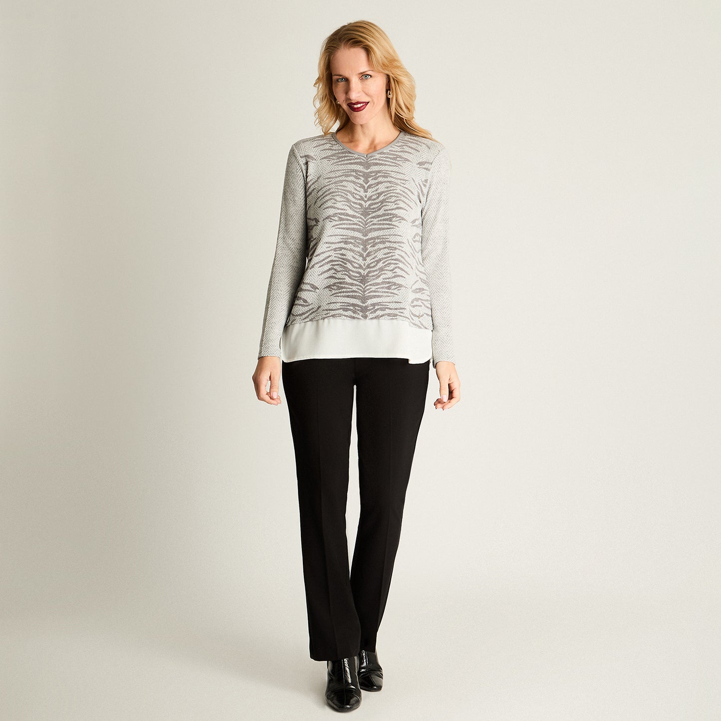 Polera Lanilla Con Aplicación Animal Print Flock Gris