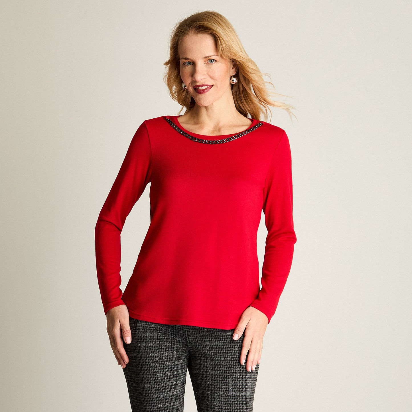 Polera De Lanilla Manga Larga Con Cadena En Escote Rojo