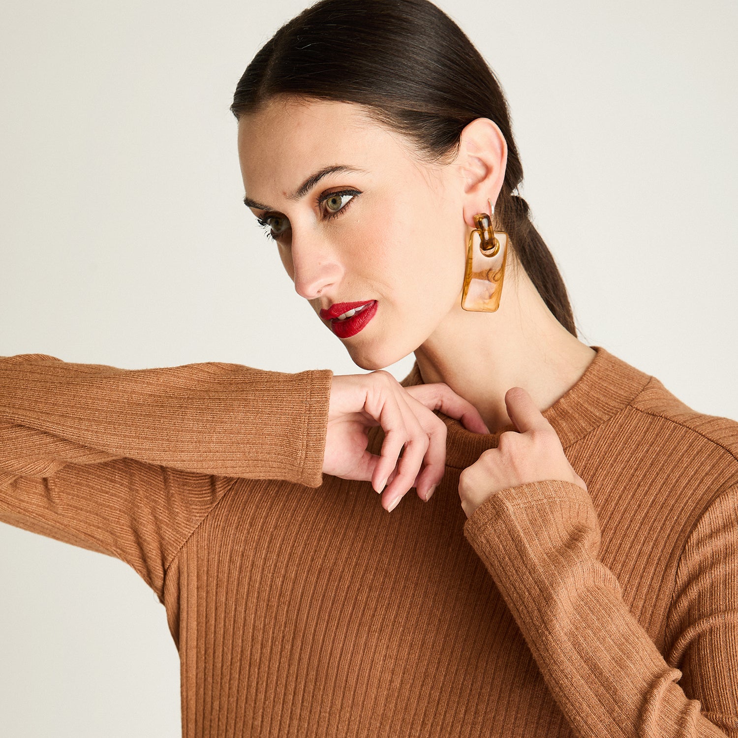 Polera Rib, Cuello Mock Camel