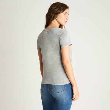 Polera Manga Corta Básica Acid Wash Verde Militar Acuarela