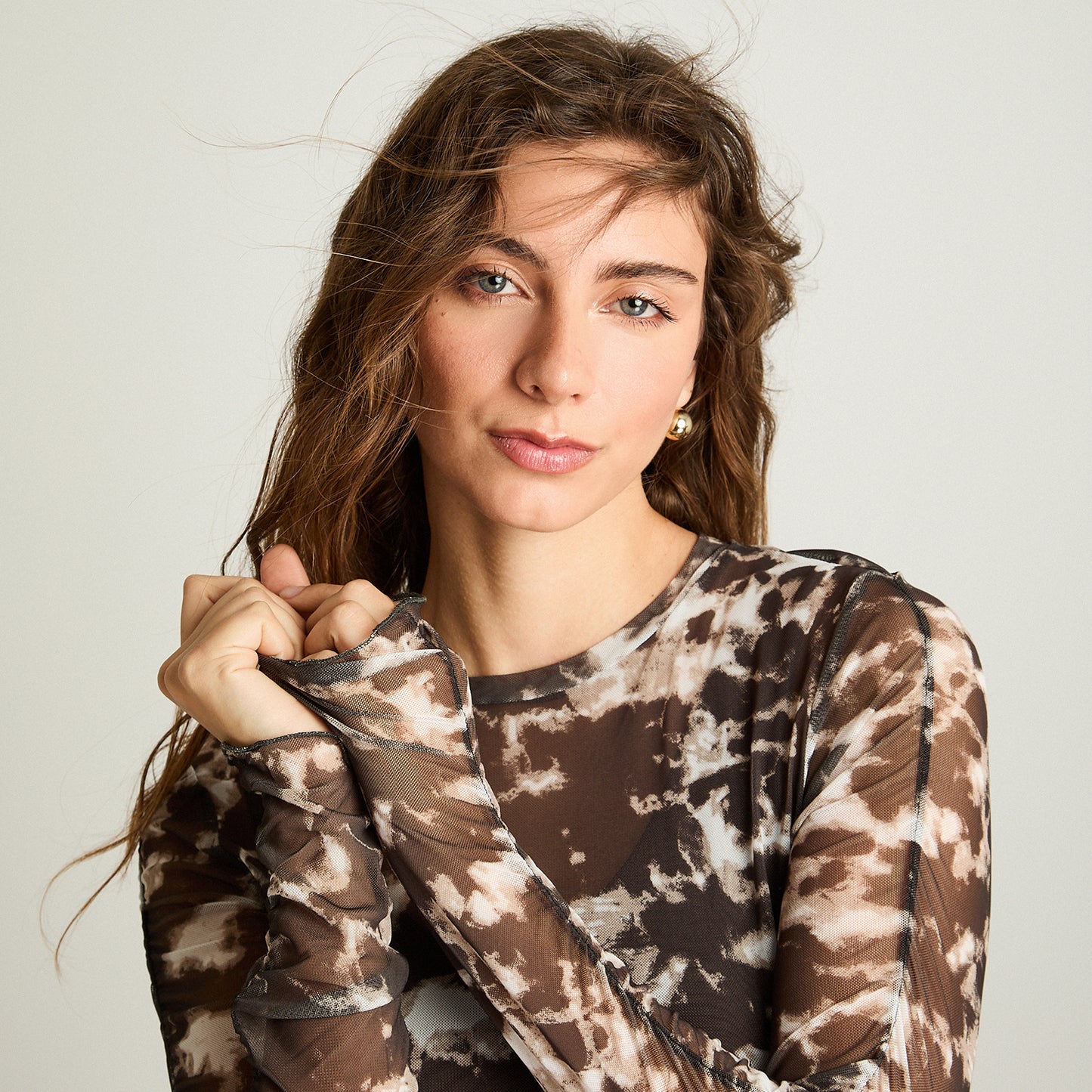 Polera Mesh Estampada Café Acuarela