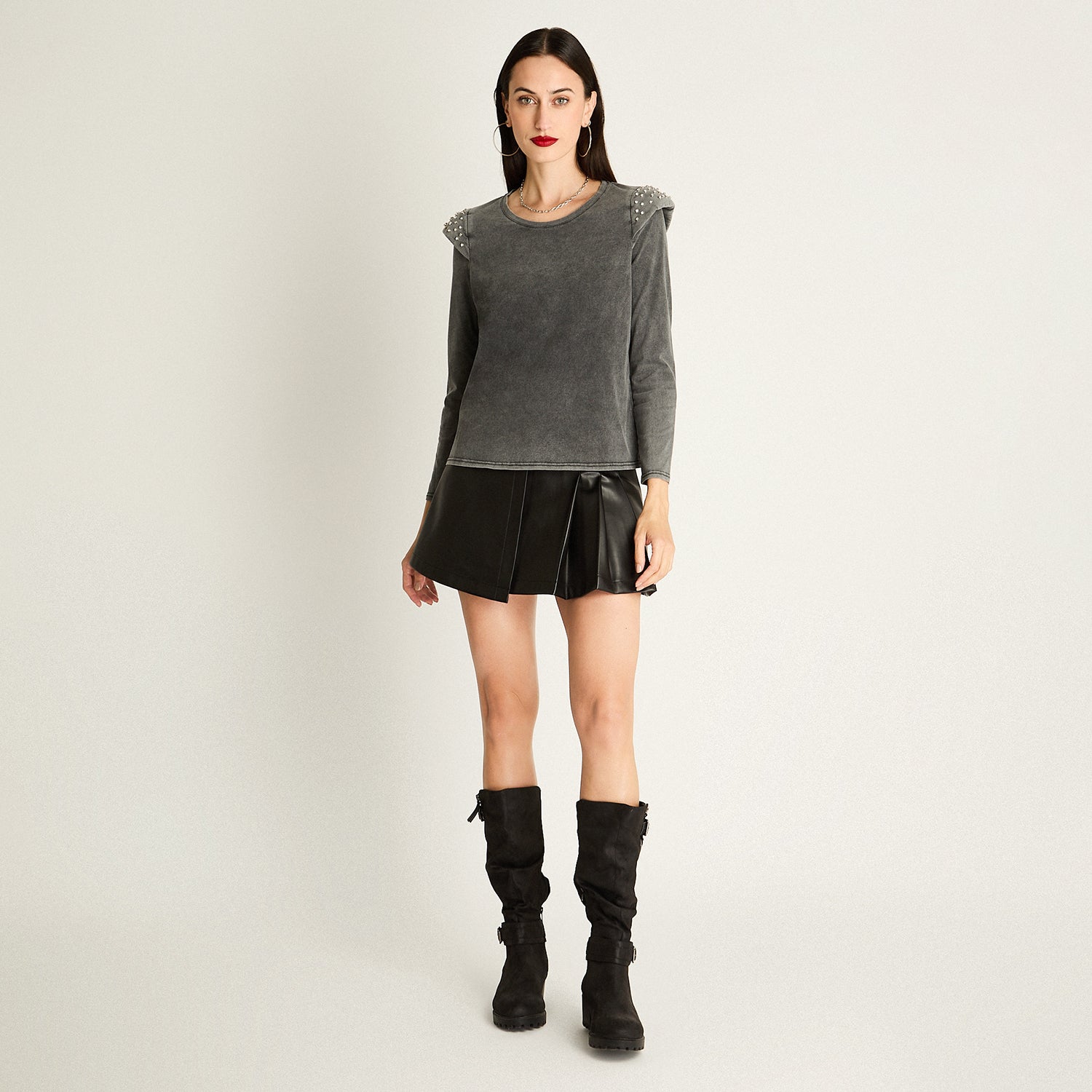 Polera Con Hombreras Y Straps Gris