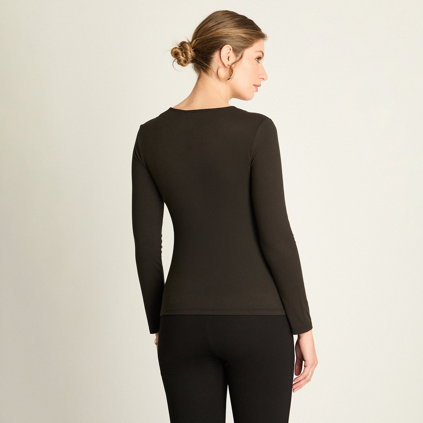 Polera Negra Cuello Cuadrado