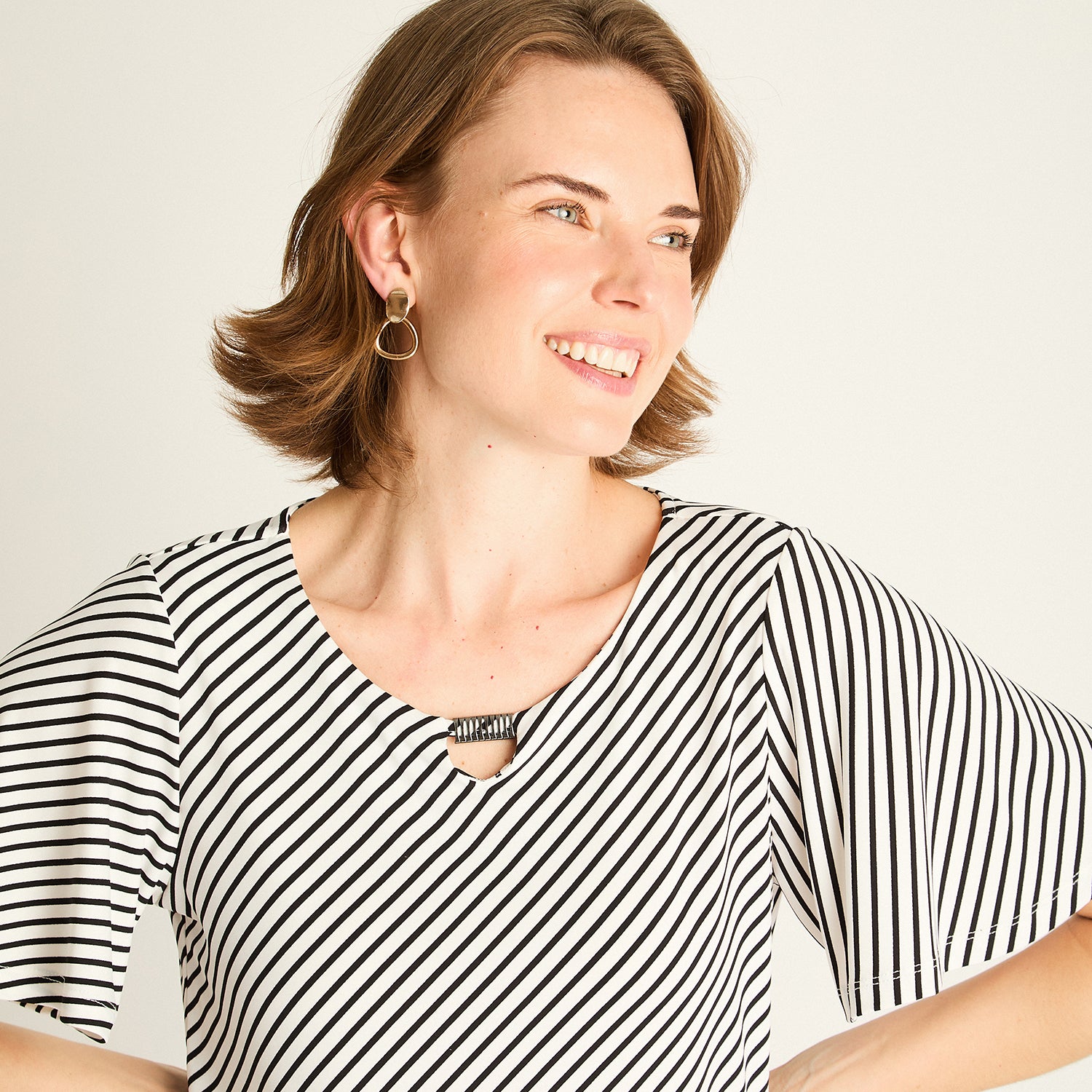 Polera Crudo a Rayas Diagonales