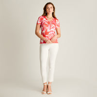 Polera Roja Estampado Tropical Elegante