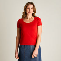Polera Roja Escote Cuadrado y Calce Cómodo