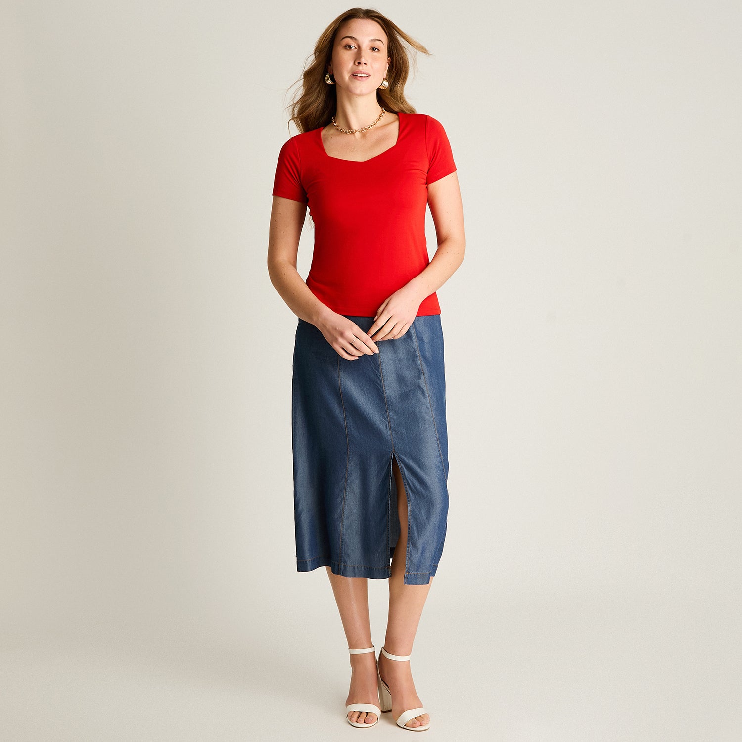 Polera Roja Escote Cuadrado y Calce Cómodo