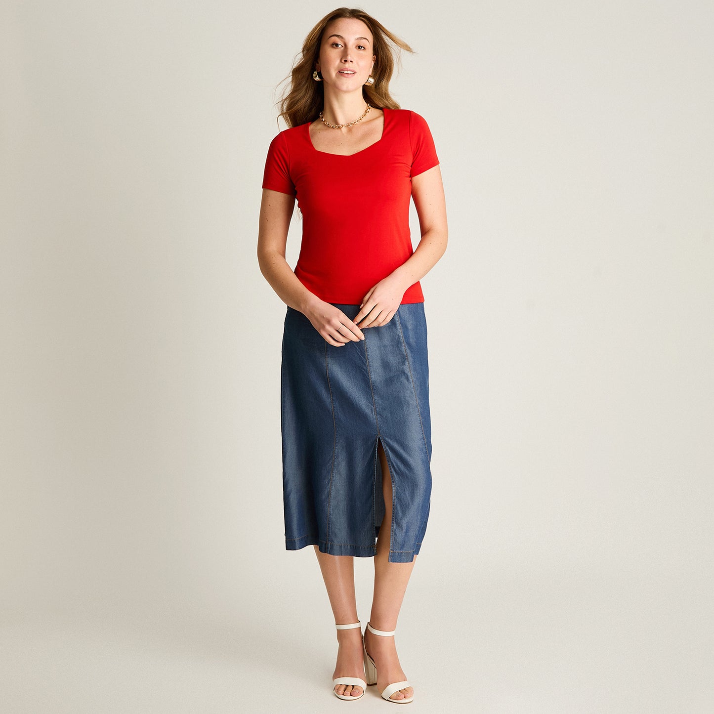 Polera Roja Escote Cuadrado y Calce Cómodo
