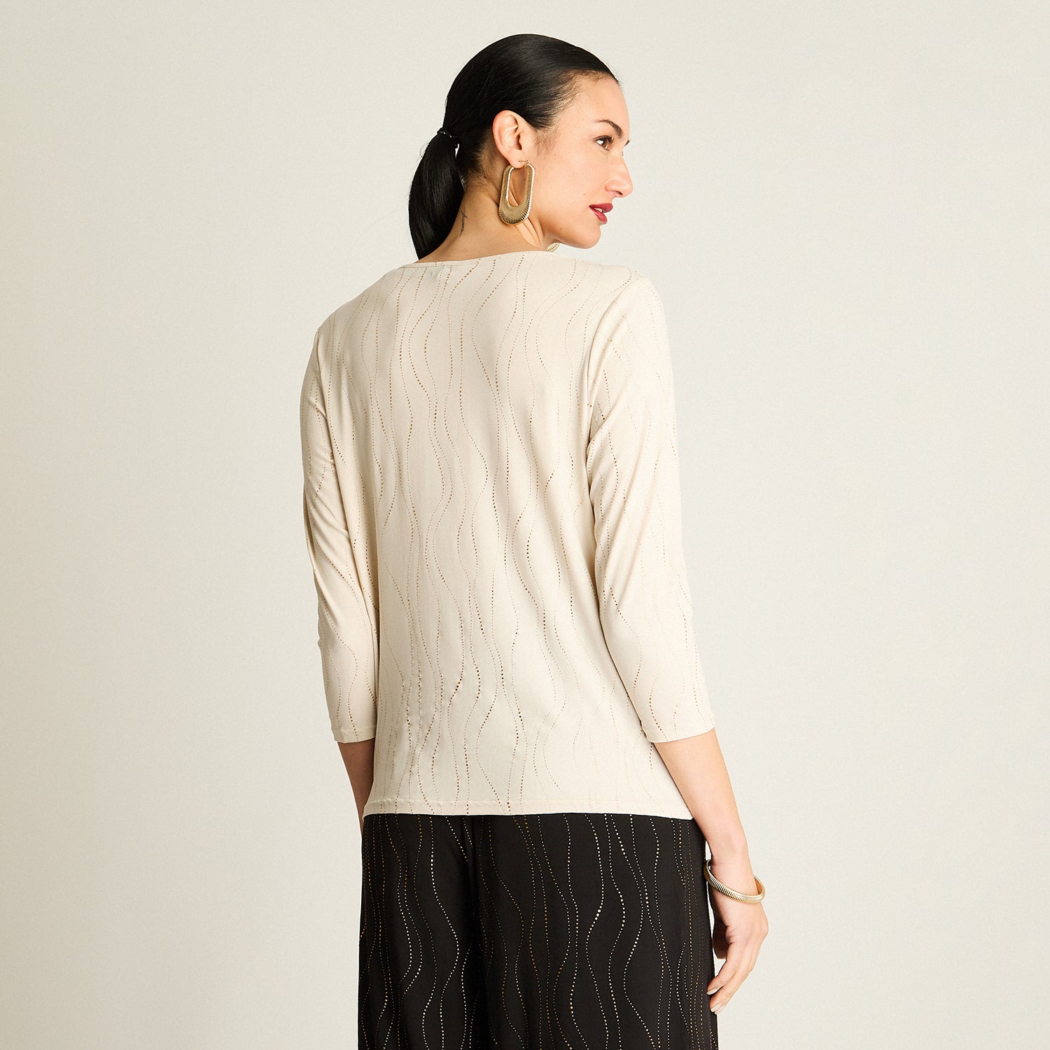 Polera Beige con Brillo Ondulado