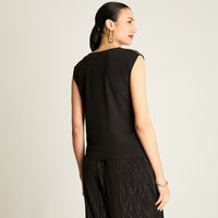 Polera Negra con Drapeado y Detalle de Brillos