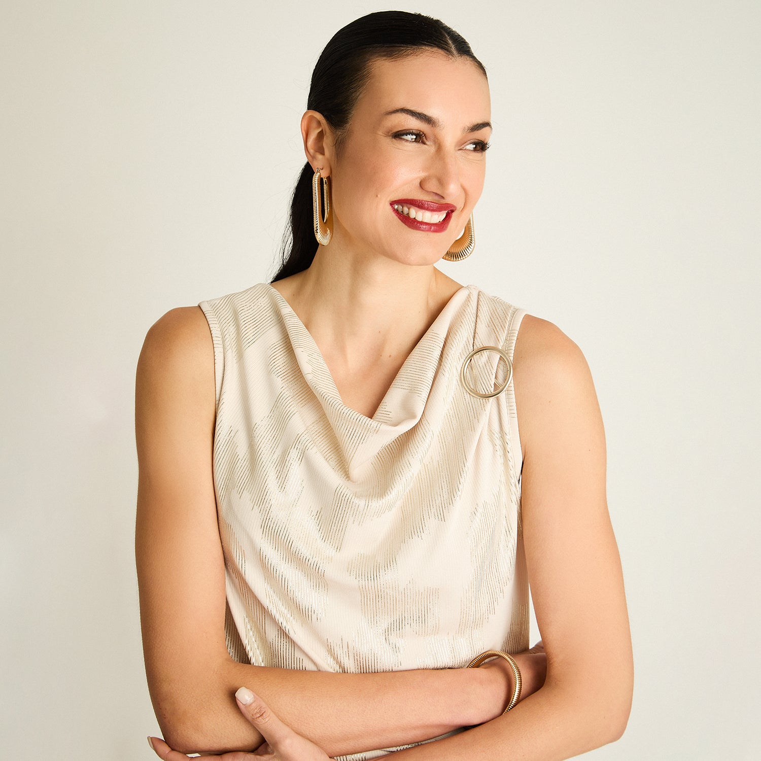 Polera Beige Sin Mangas con Argolla