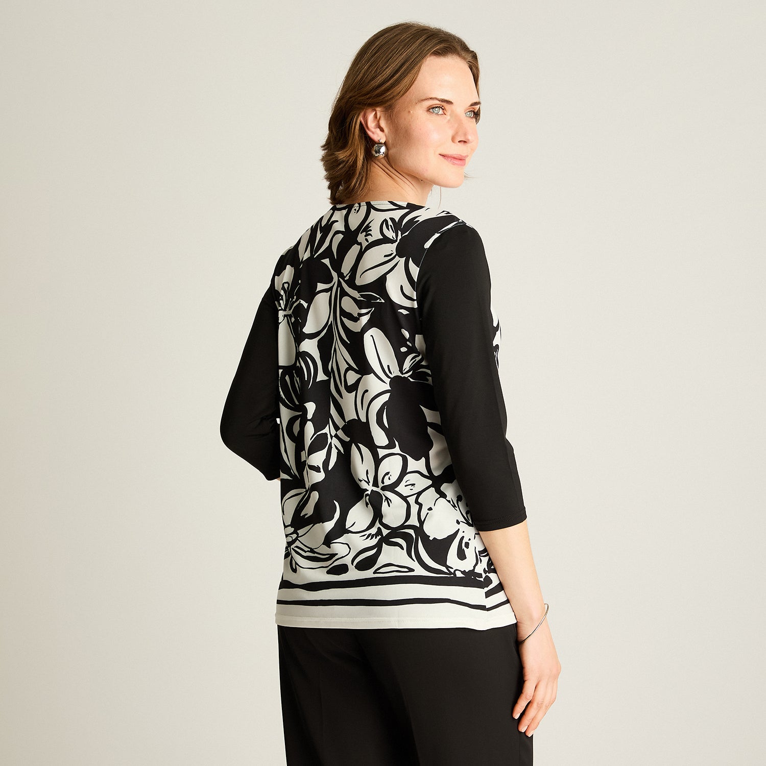 Polera Negro Floral Manga 3/4