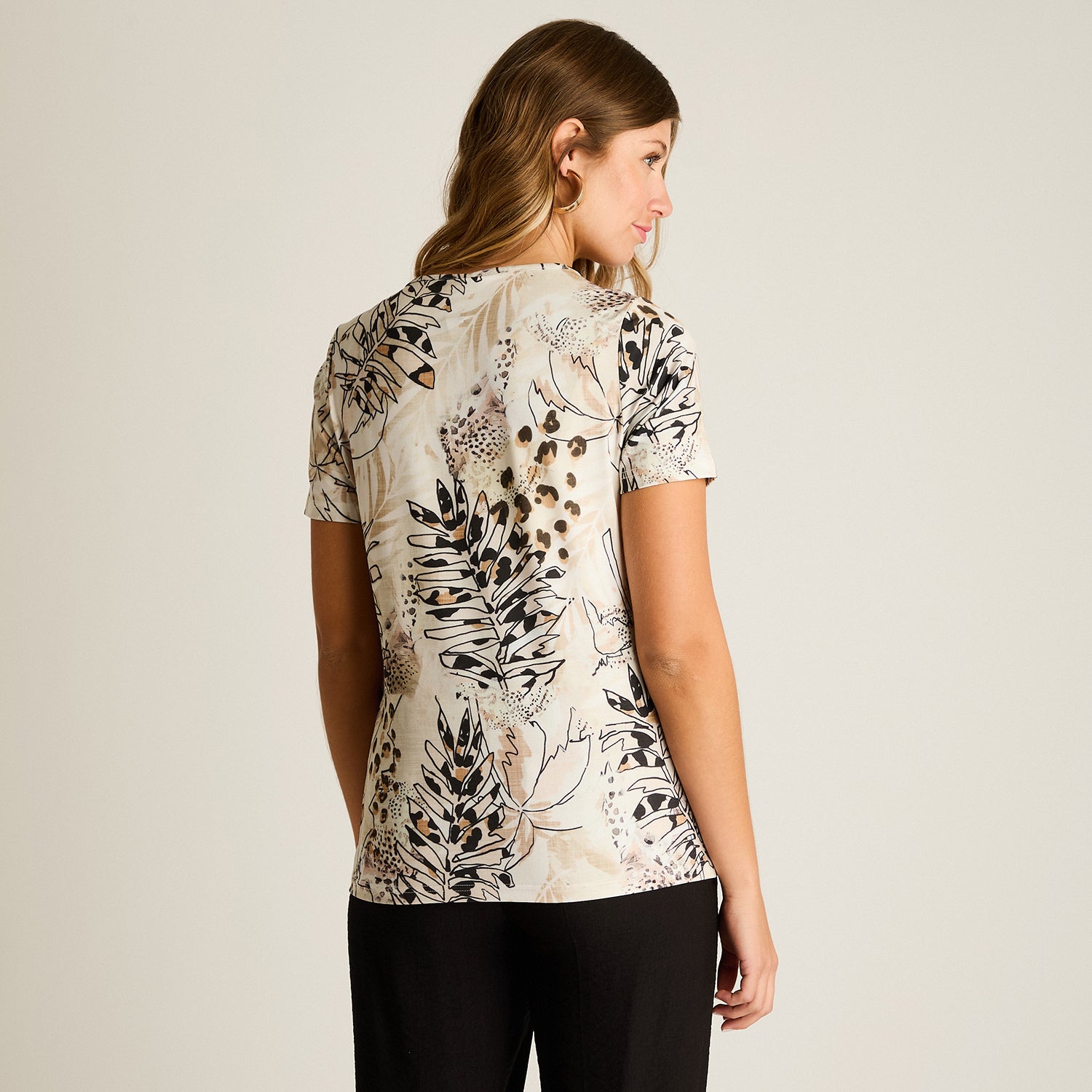 Polera Beige Estampado Natural Manga Corta