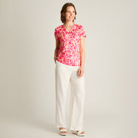 Polera Fucsia Estampado Floral Manga Corta