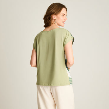 Polera Verde Estampado Tropical Manga Corta