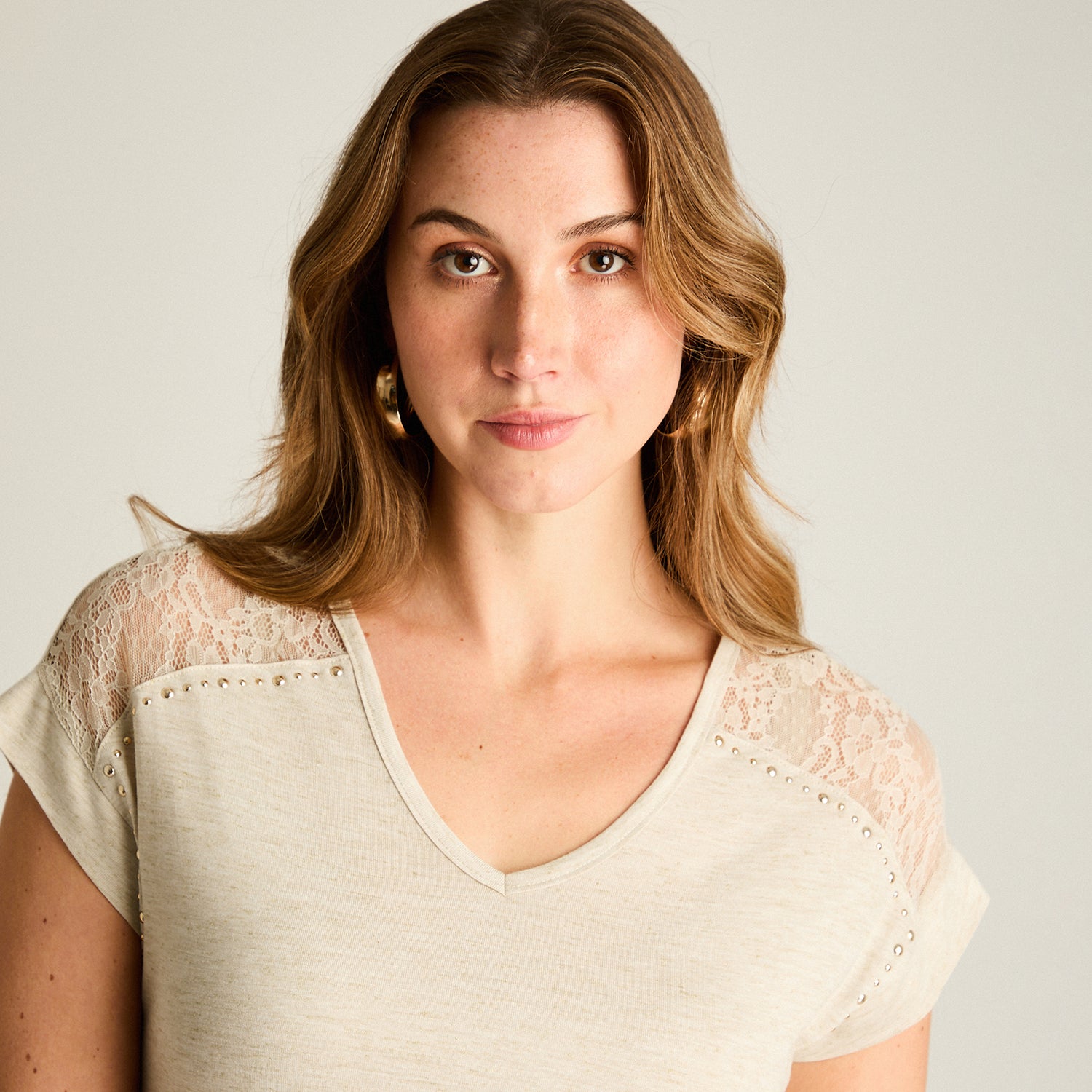 Polera Beige Tejida con Detalle Brillante