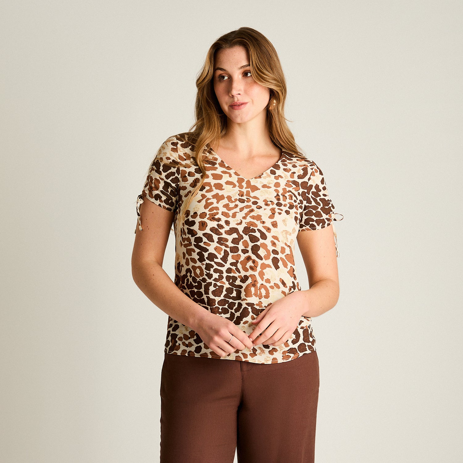 Polera Estampado Animal Print Café