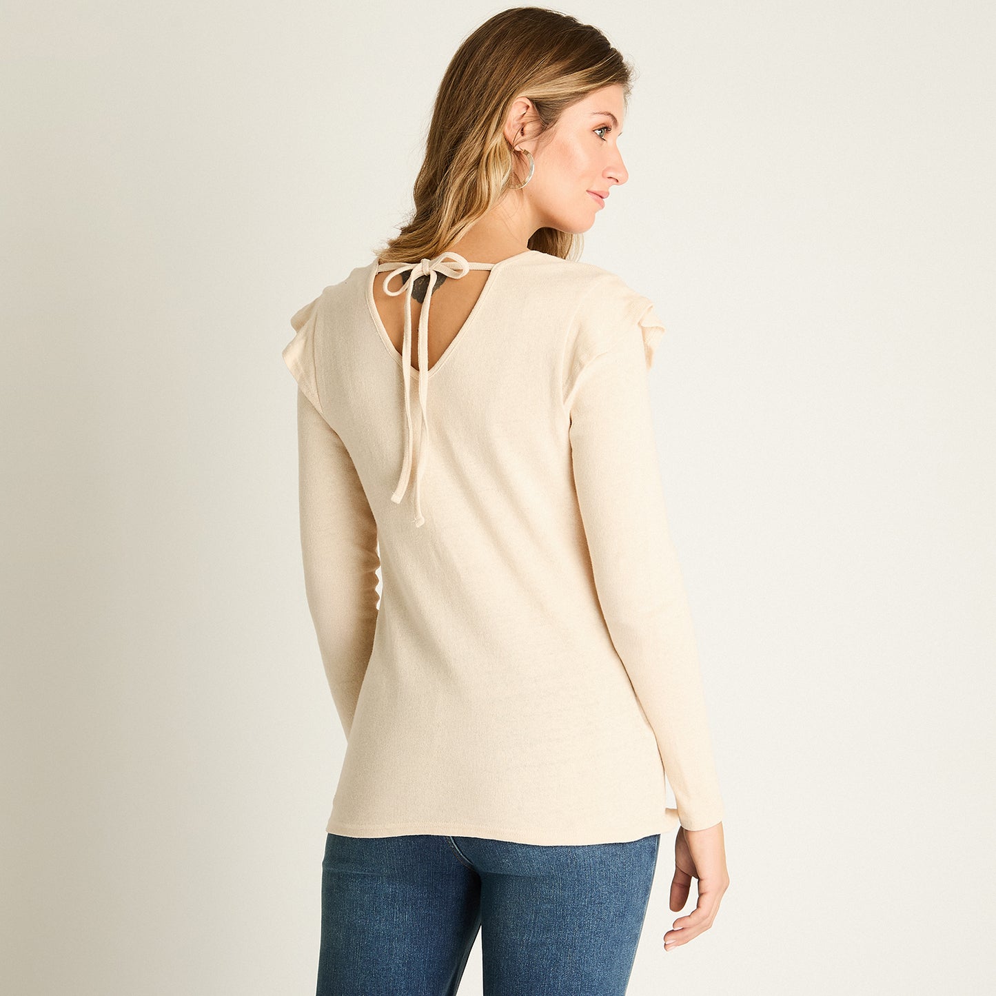 Polera Beige Manga Larga Baja elasticidad Sin Forro Calce Normal