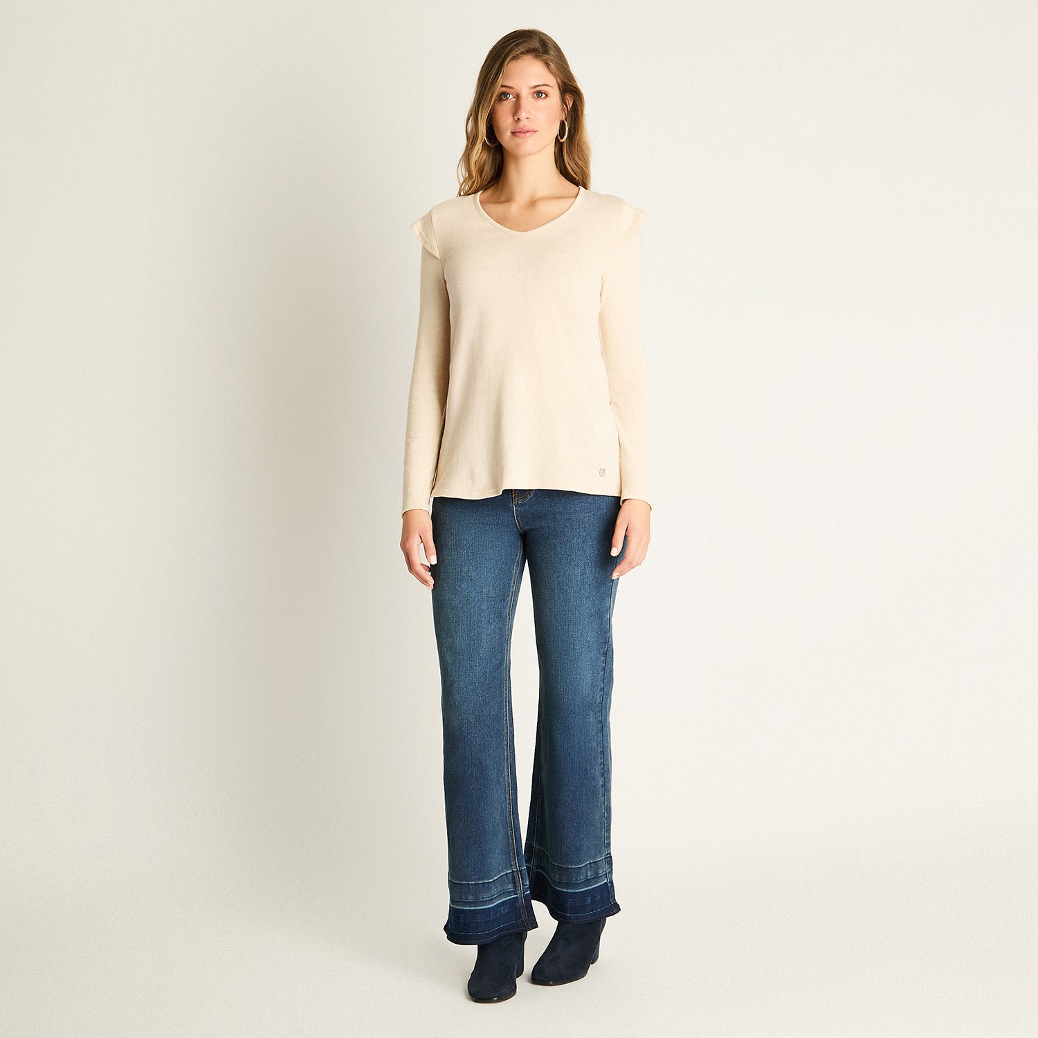 Polera Beige Manga Larga Baja elasticidad Sin Forro Calce Normal